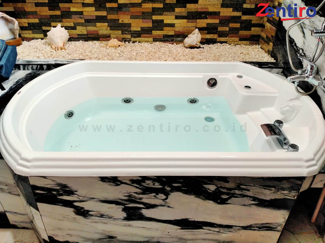 Bathtub Sudut Astro - Gambar 2